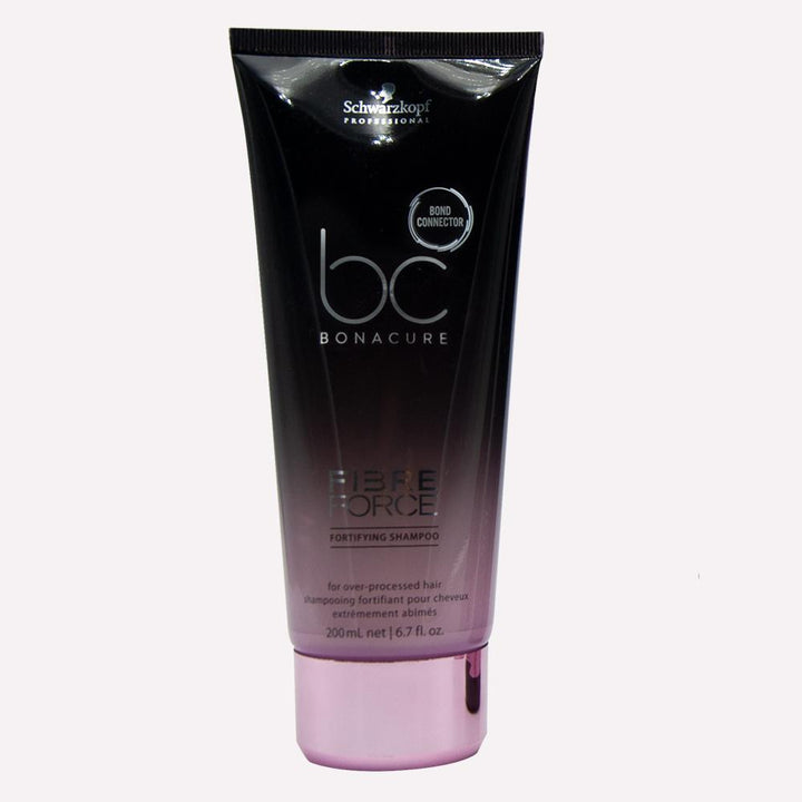 Shampoo que limpia delicadamente el cabello y lo repara. Mejora la fuerza capilar del cabello extremadamente dañado.